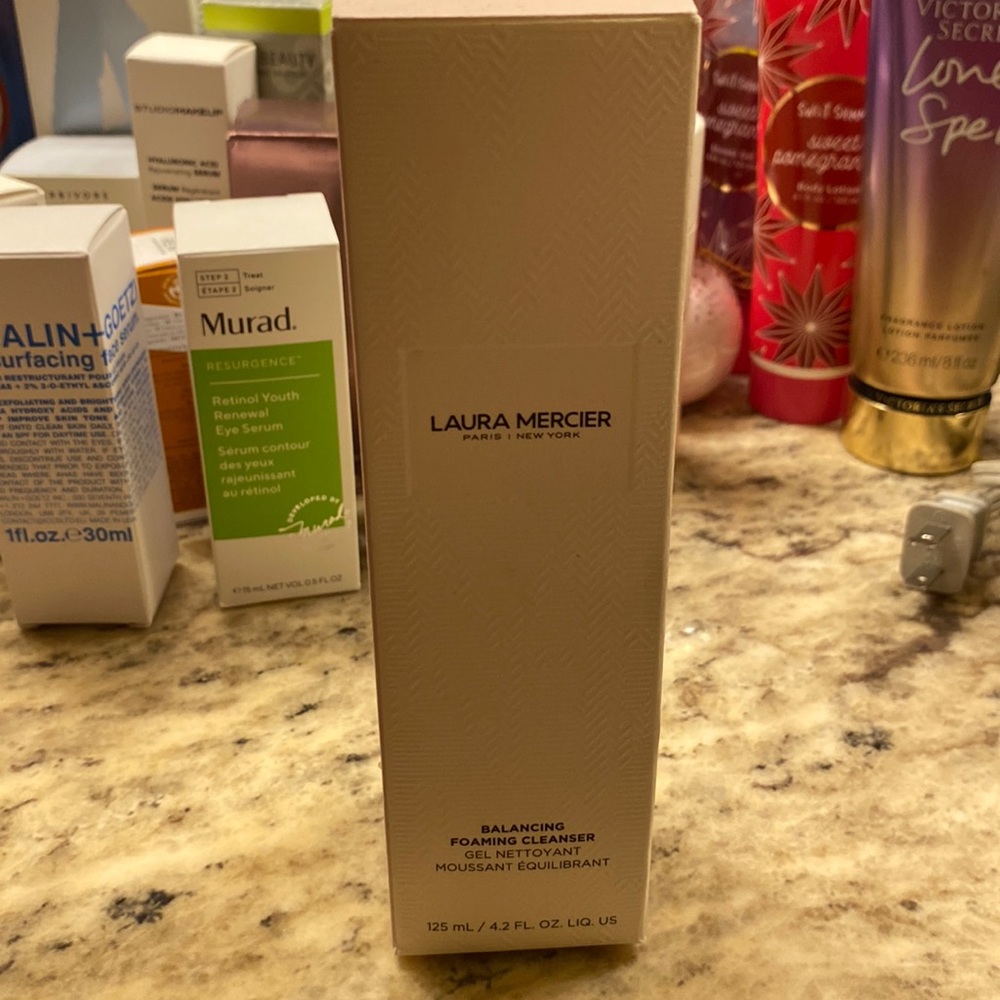 LAURA MERCIER CLEANSER